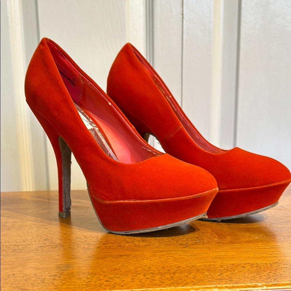 The Most Amazing Orange Velvety Platform Pumps